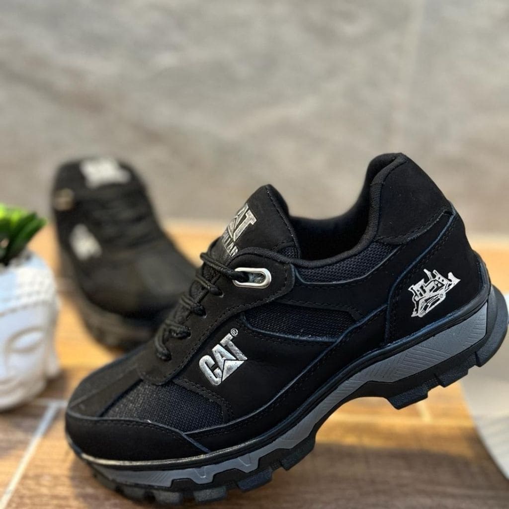 ZAPATILLA CAT CUERO CORTE BAJO