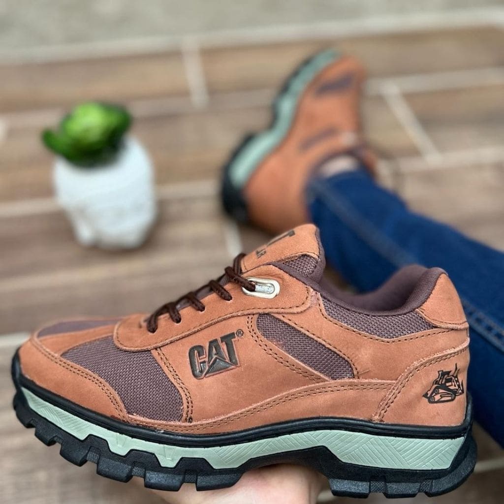 ZAPATILLA CAT CUERO CORTE BAJO