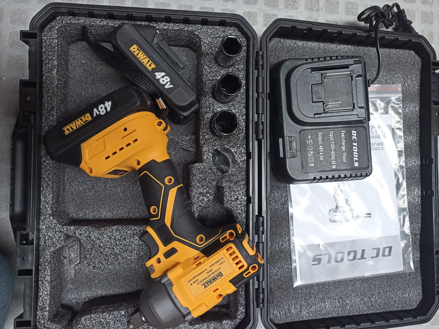 Pistola de impacto tipo DeWalt de 48 vol
