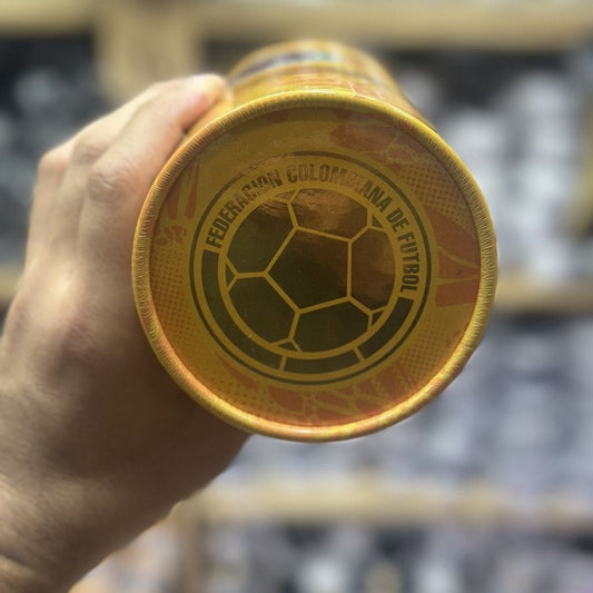 TARRO DE PRESENTACIÓN CAMISETA MUNDIAL - SEDealmania