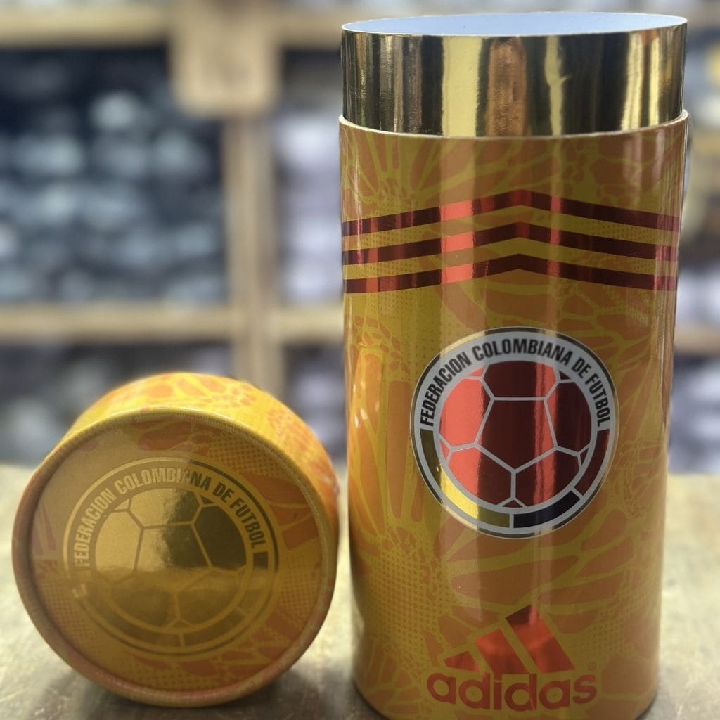 TARRO DE PRESENTACIÓN CAMISETA MUNDIAL - SEDealmania