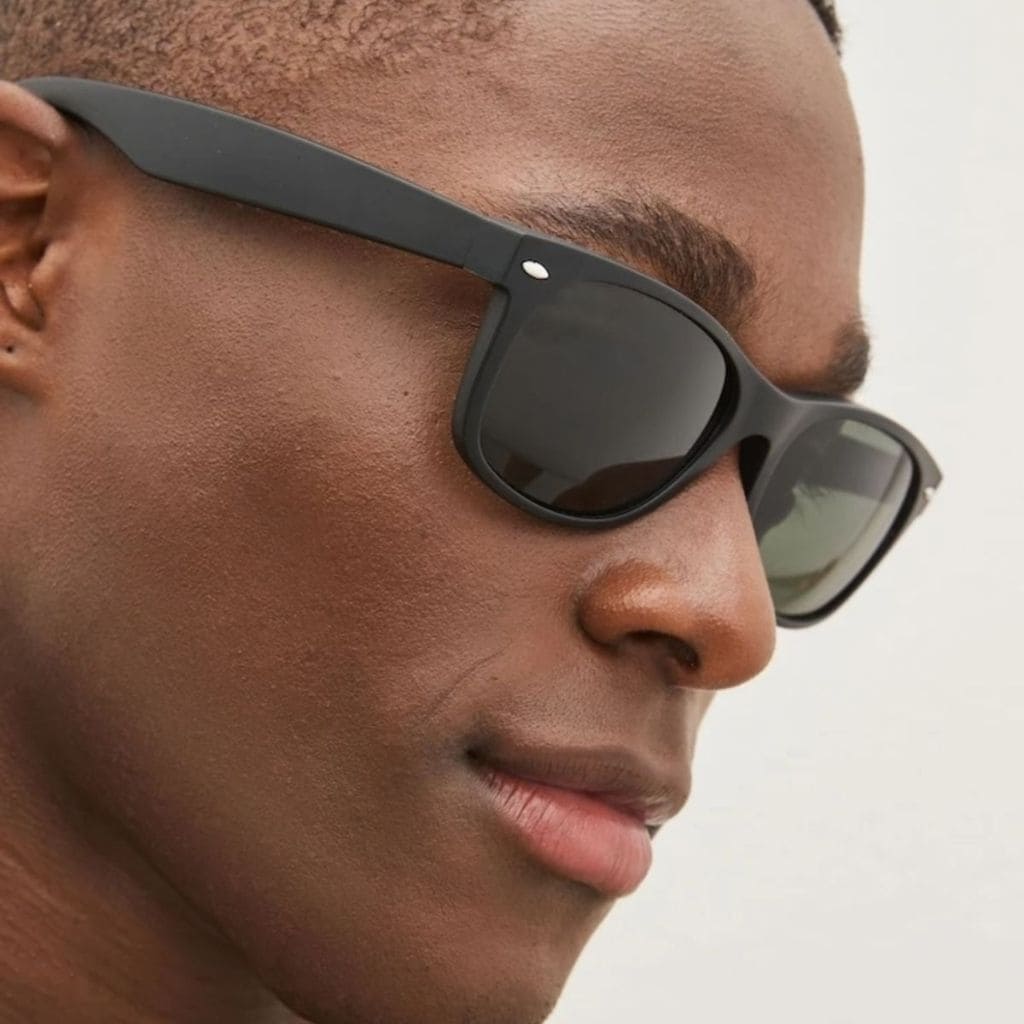 RELOJ CURREN 8442 + GAFAS WAYFARER NEGRA - SEDealmania